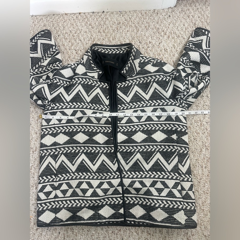 Zara Black and White Geometric Cape size XS - Picture 11 of 11